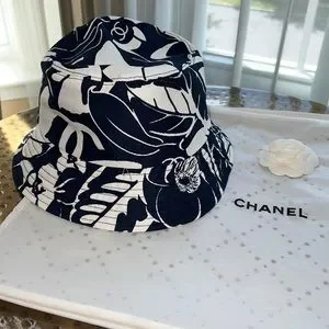 CHANEL ハット　ベルベット ベルベット生地でエレ女になれる♡】CHANEL ハット ハット